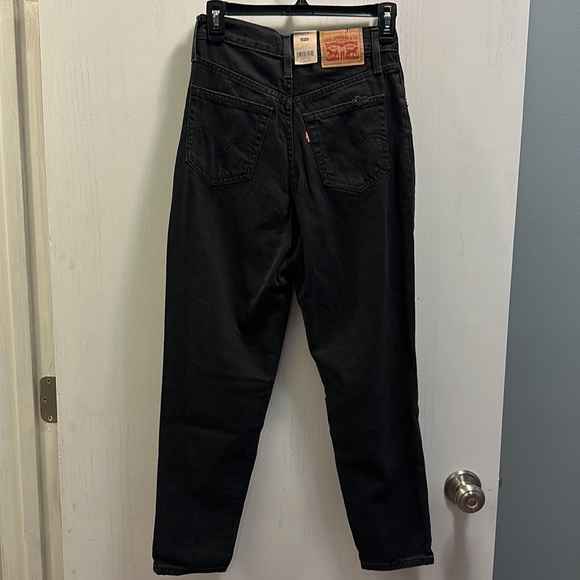 Levi’s High Waisted Mom Jean Black. Size25/27 on tags. Destruction. 💯 Cotton. - Picture 2 of 12